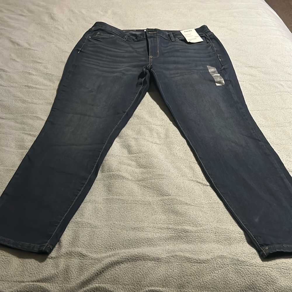 Dark blue, plus size jeans